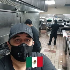 Meet your Posher, Carlos